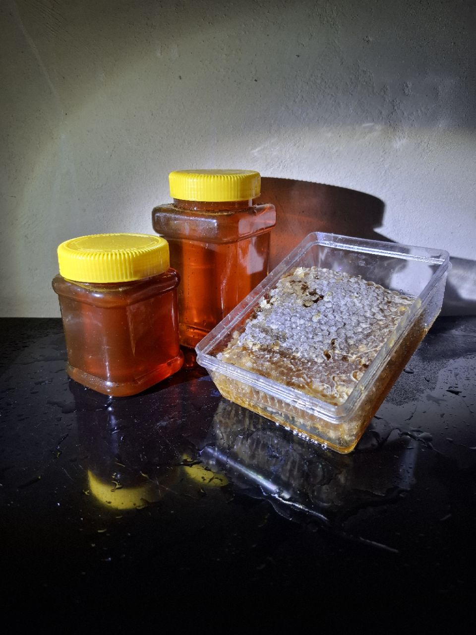 پک عسل چهل گیاه یک و نیم کیلویی با شان یک کیلویی